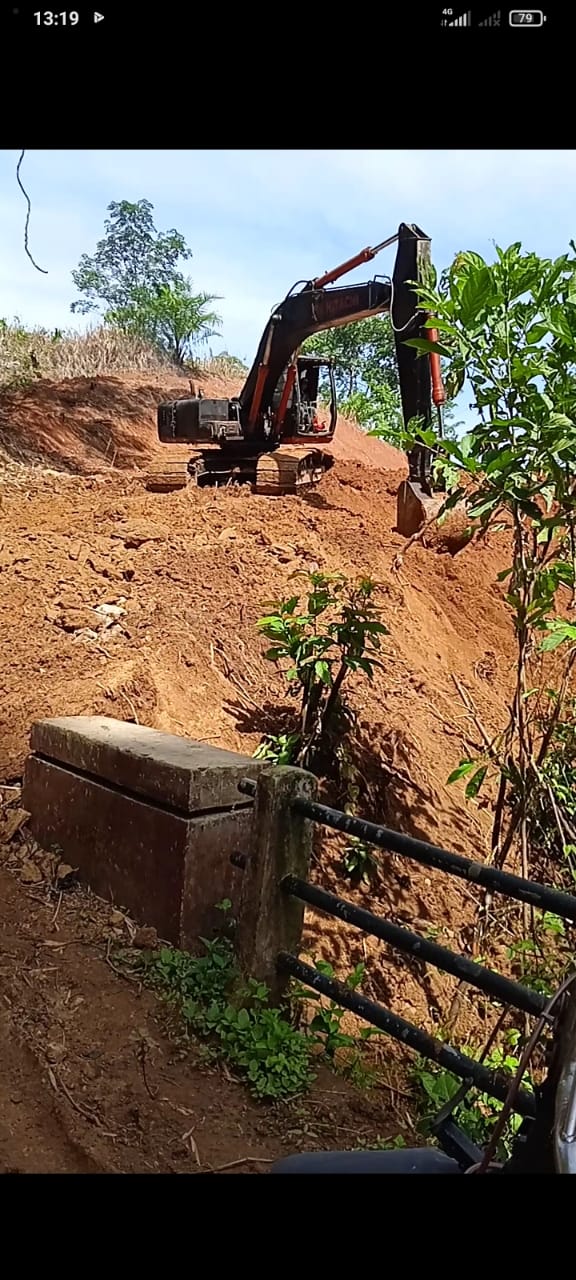 Pembangunan jalan sentral produksi desa