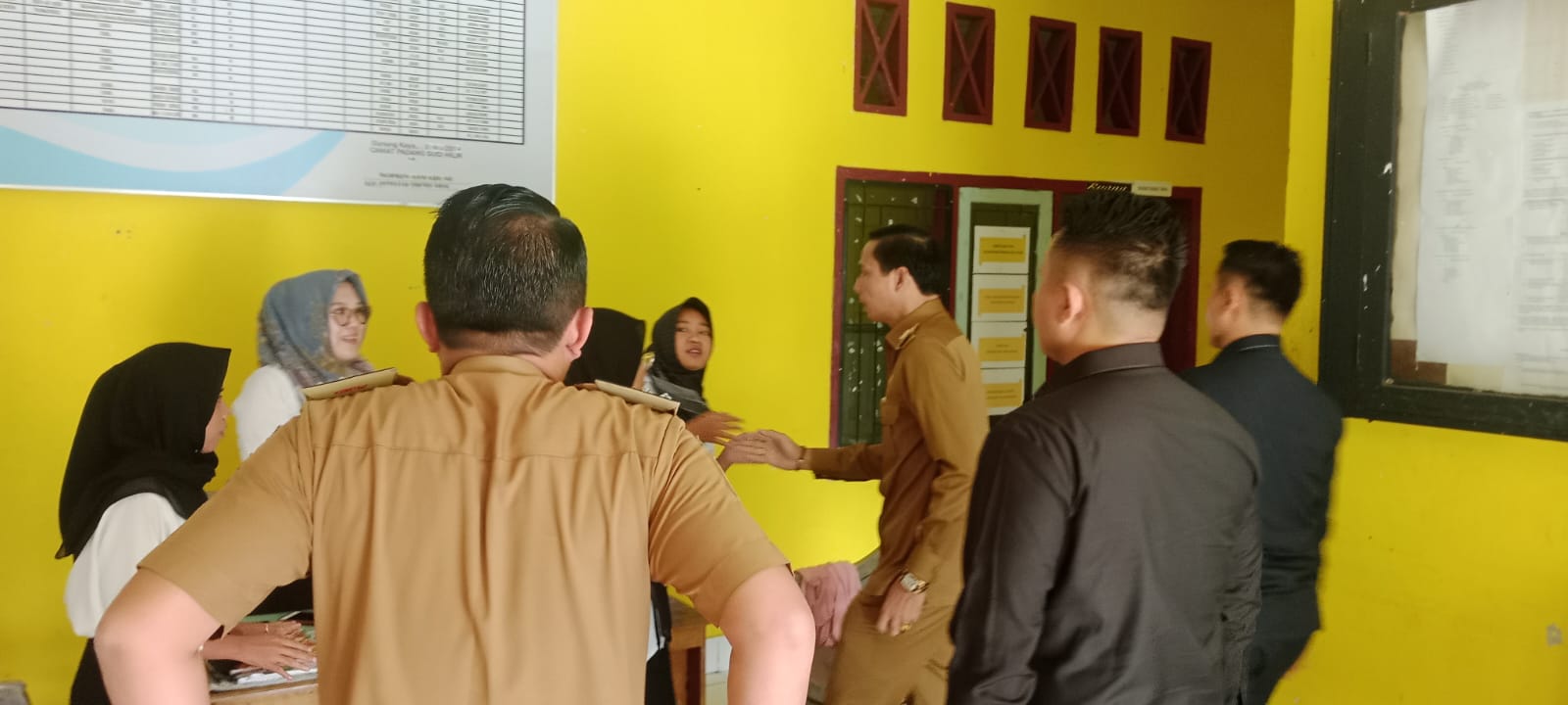 Camat padang guci hilir