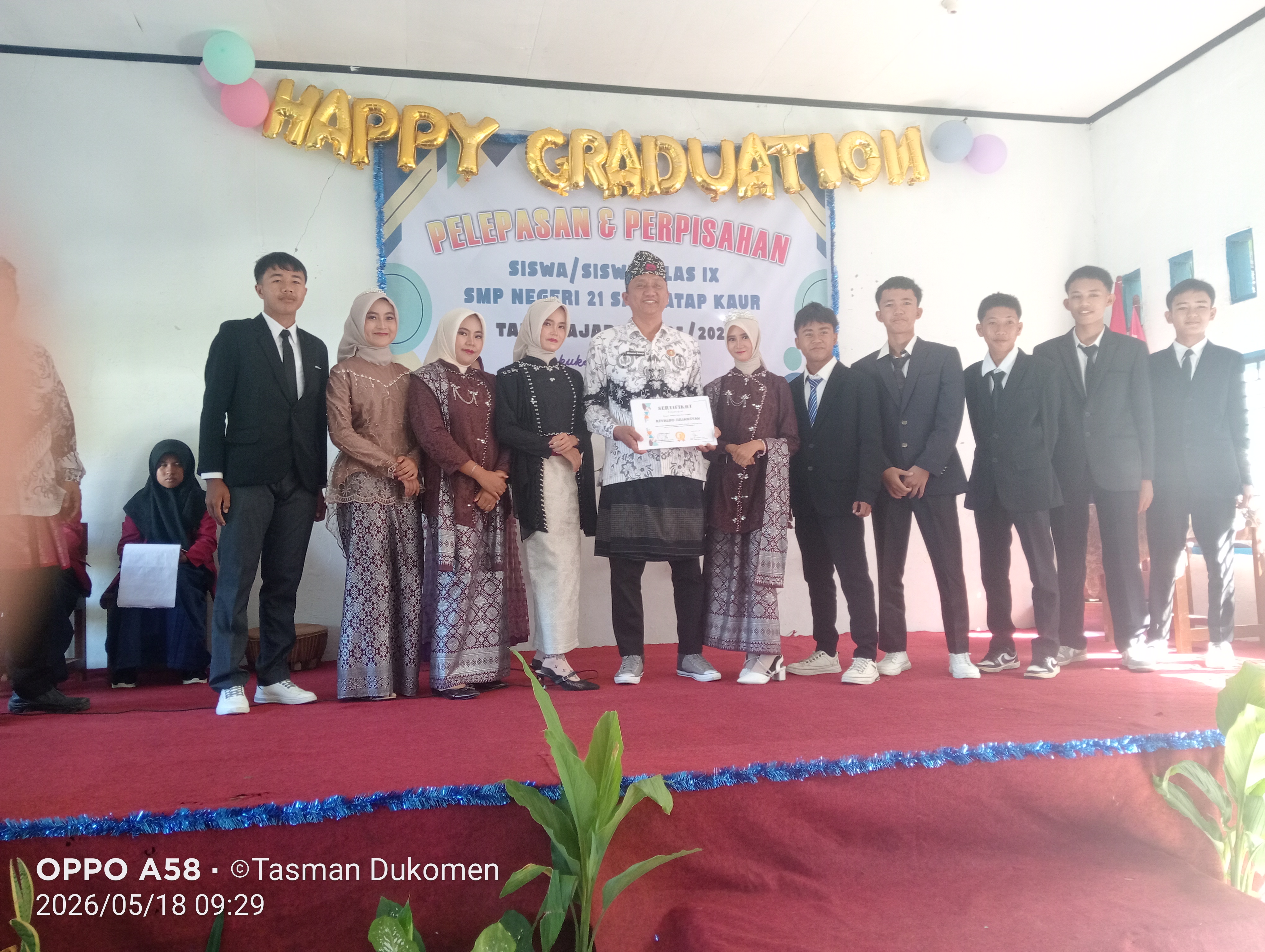 Pembagian piagam penghargaan